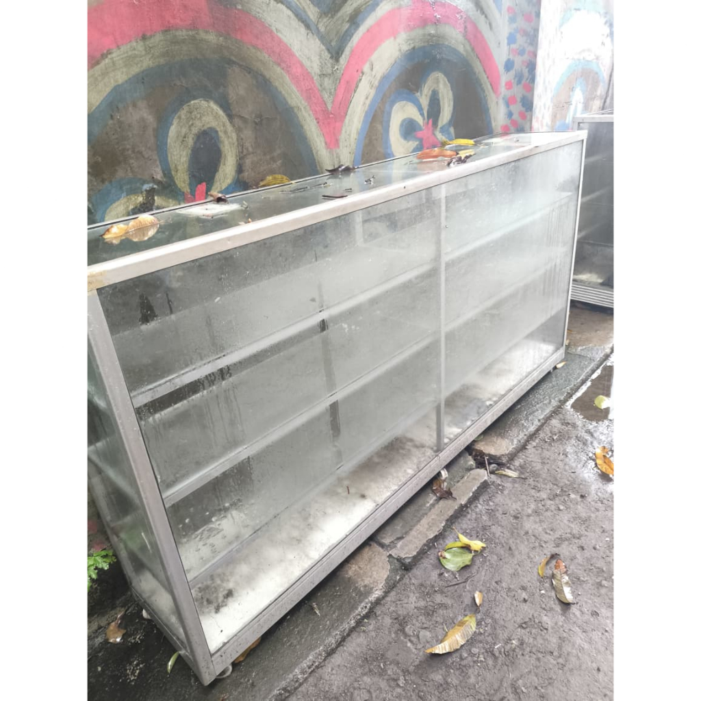 ETALASE BEKAS TOKO BANGUNAN