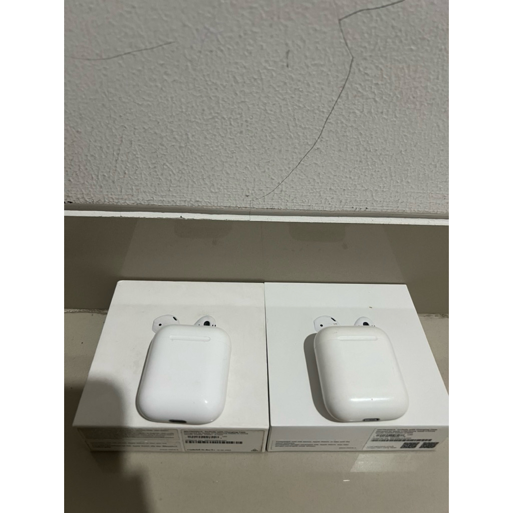 2 Buah Apple Airpods 2 gen (second)
