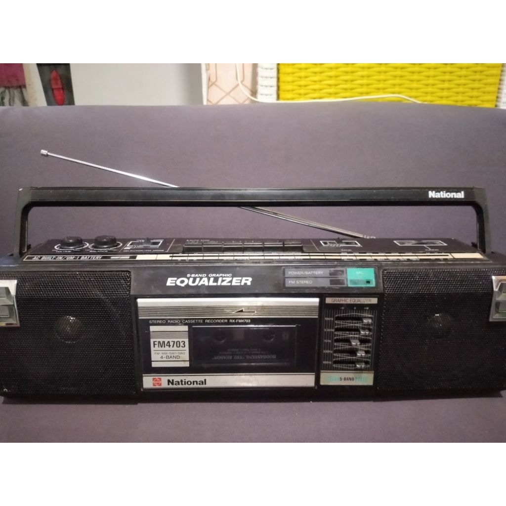 Radio Tape National mini Boombox nyala