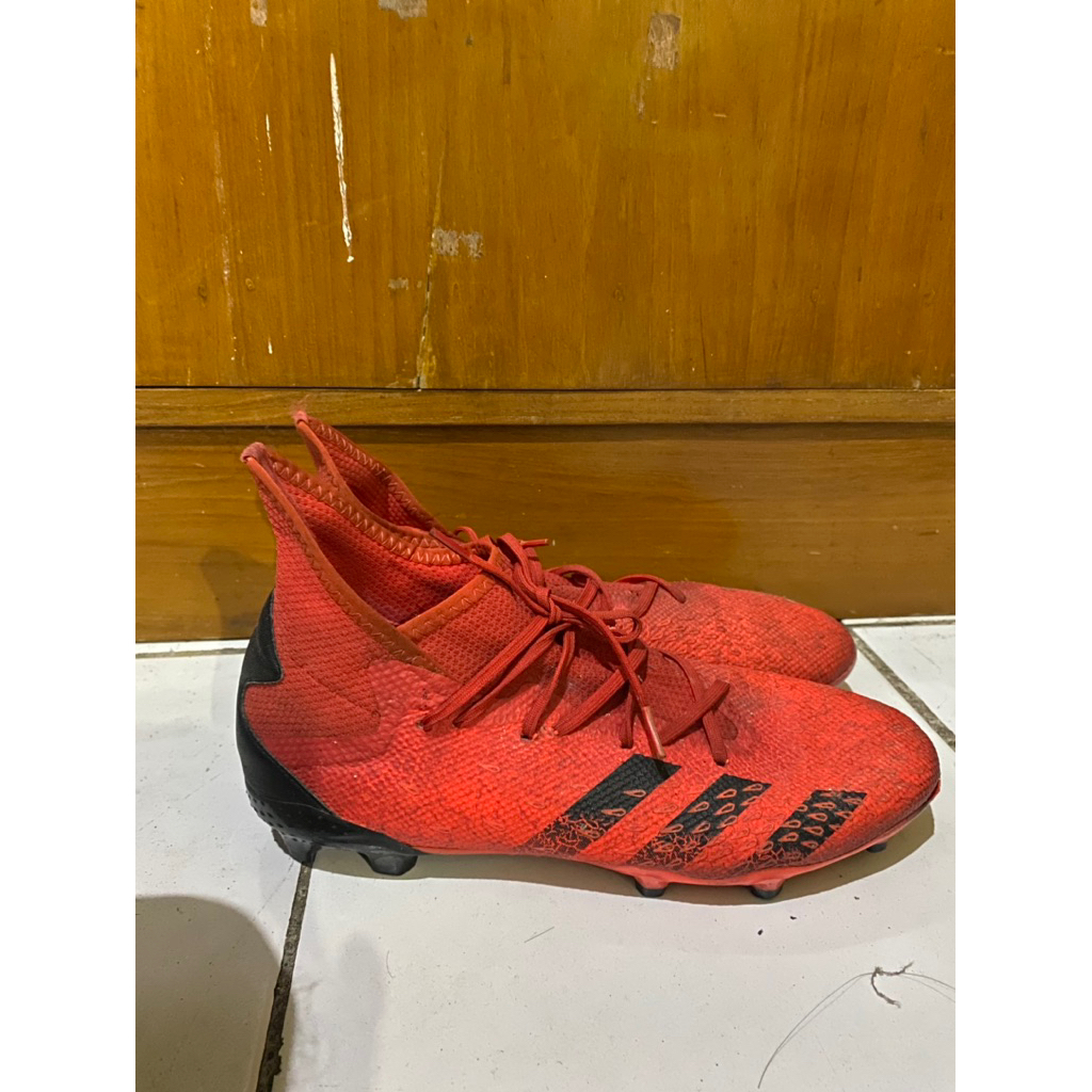 Sepatu Bola Adidas Predator Freak .2 FG