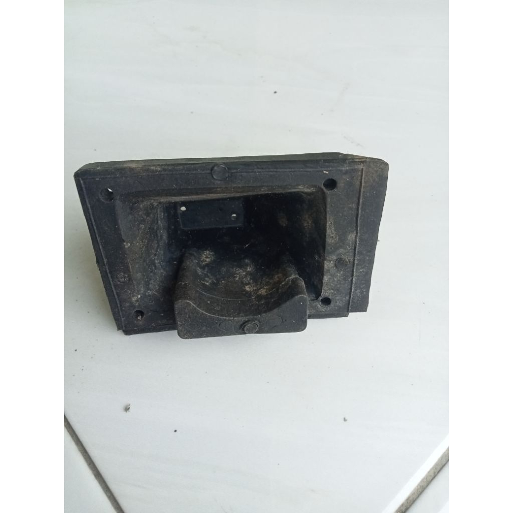 Karet Tutup Karbu Suzuki TRS