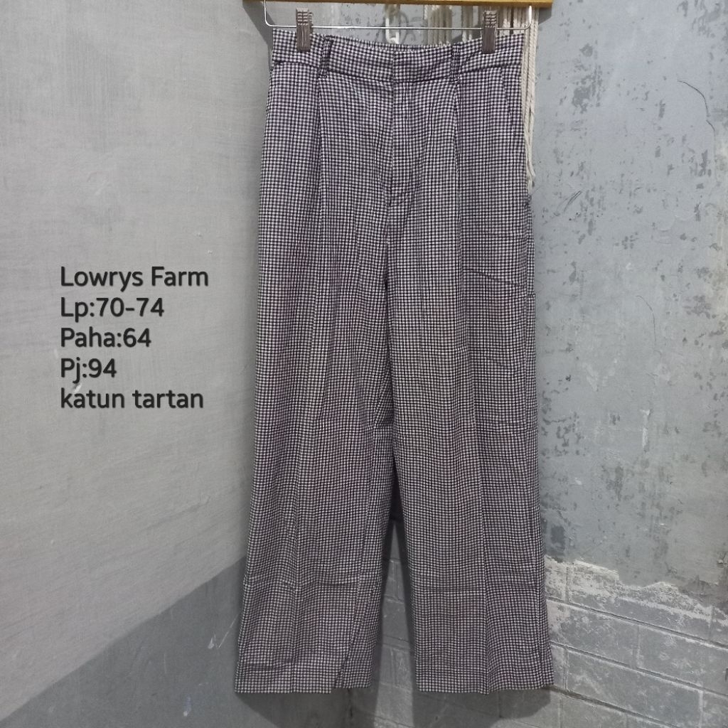 LOWRYS FARM SIZE:M CELANA KATUN TARTAN WANITA