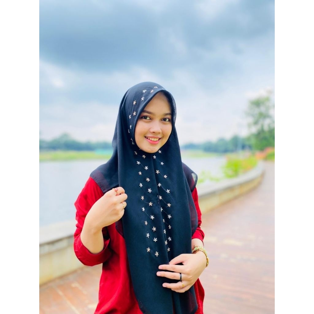 Hijab Paris sulam Zahwa