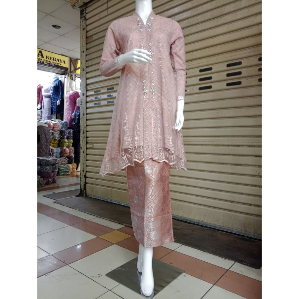 Kebaya Tunik Kartini// Kebaya modern// Kebaya Kartini// Tunik payet// Kebaya Tradisional// Kebaya pe
