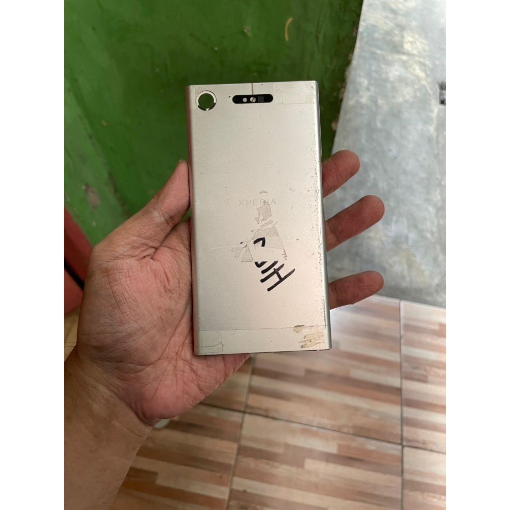 backdoor bezel xz1 minus