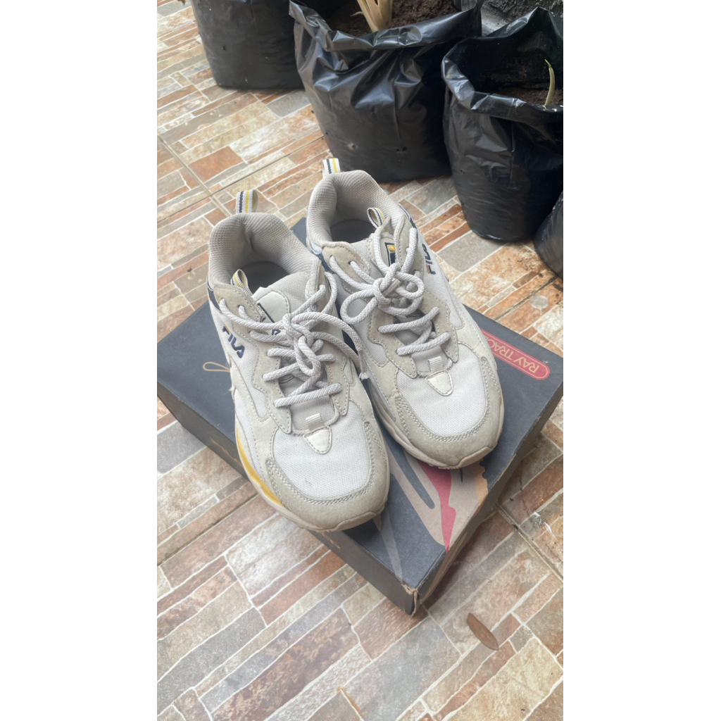FILA Ray Tracer Original Preloved Size 38 – Sneakers Wanita Trendy Like New + Box