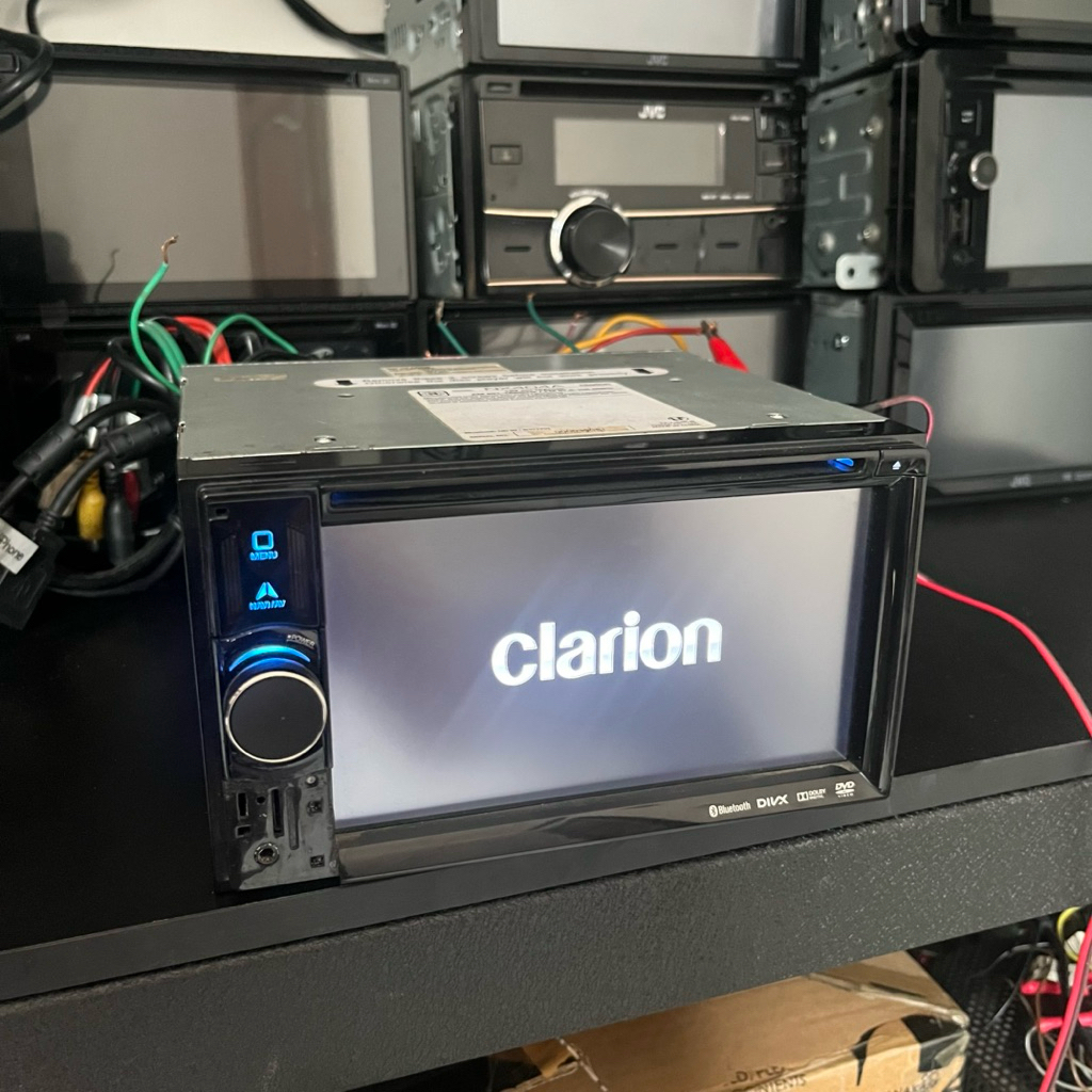 Head unit Clarion NX404A