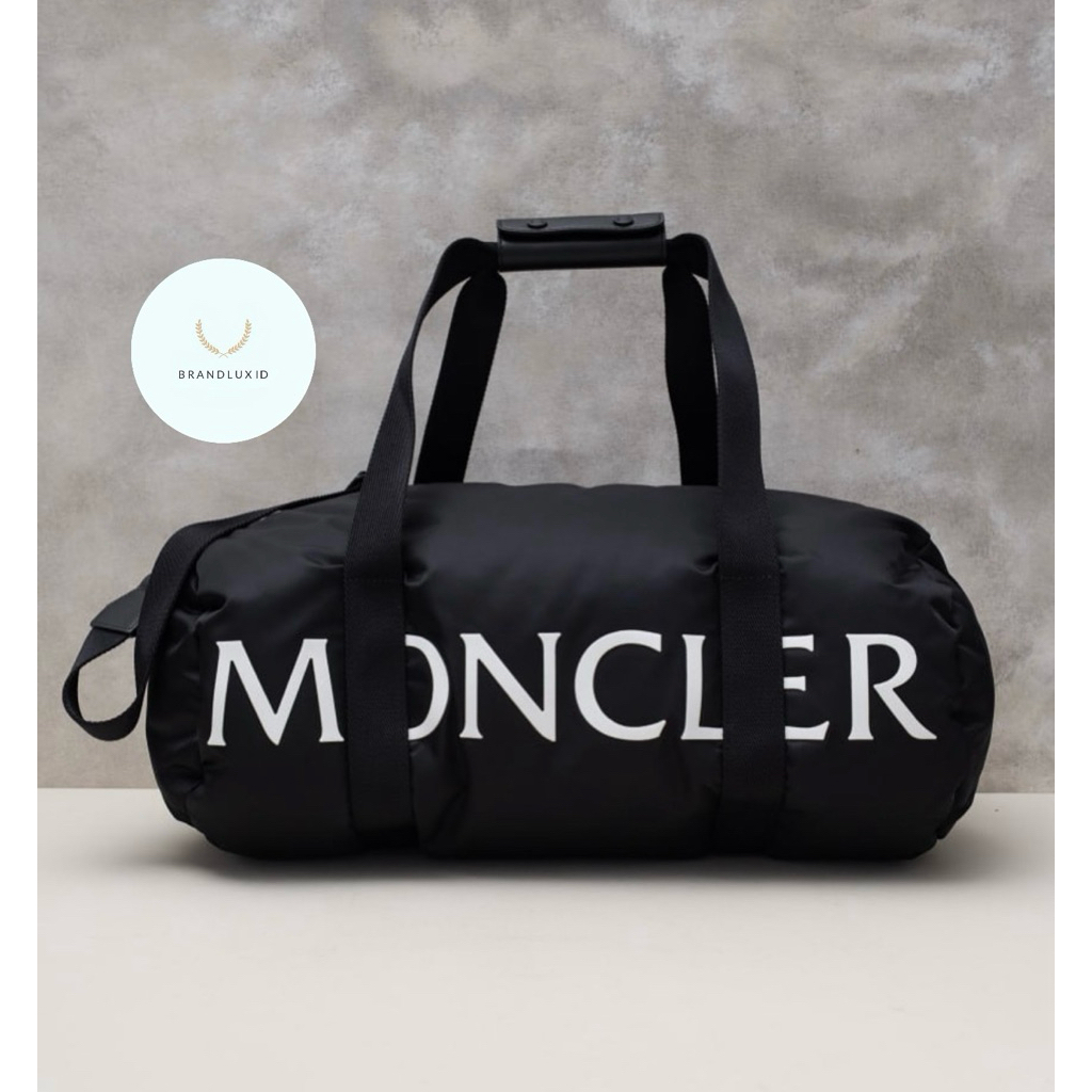 Moncler Logo water repellent down filled duffle bag Black