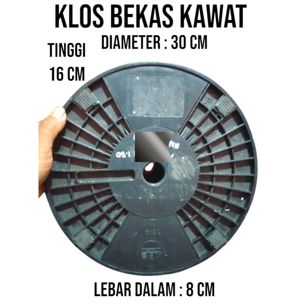 Bobin sedang BEKAS / klosan kabel/ kawat.  Bekas Gulungan kawat tembaga / klosan Besar