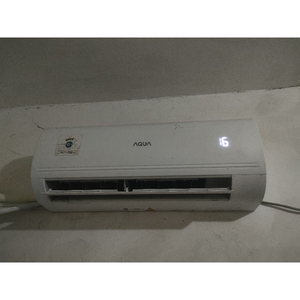 Ac Aqua 1/5 PK r32 bekas