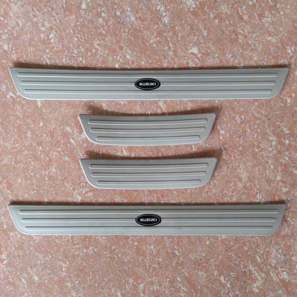 Sill Plate Silplate Injakan Samping pintu semua Mobil Suzuki ,Jimny,Vitara jlx ,escudo Side kick,Swi