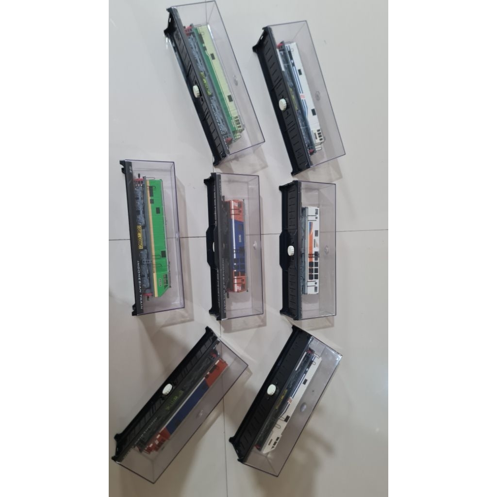 Miniatur Kereta Api Indonesia (Agung Craft) Skala HO