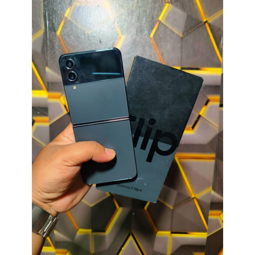 Samsung flip 4 8/256 minus lcd