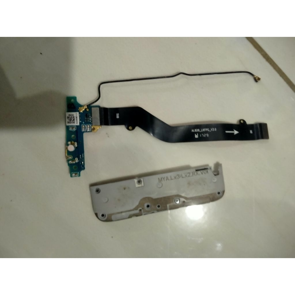 bot bawah hp Huawei Mya l22 normal