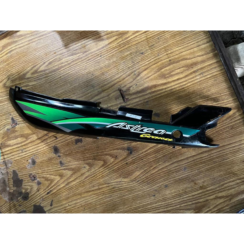 Cover body honda astrea grand ORIGINAL // 718