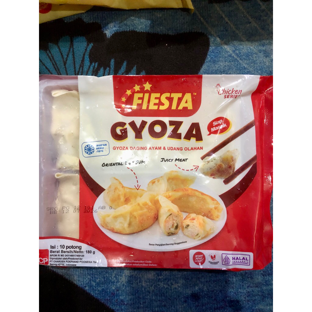 Fiesta gyoza daging ayam dan udang