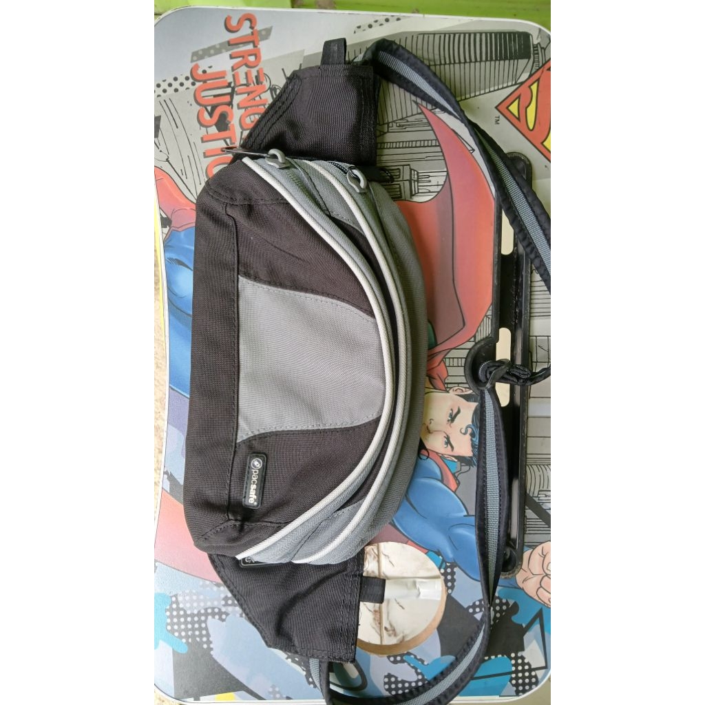 waist bag Pacsafe