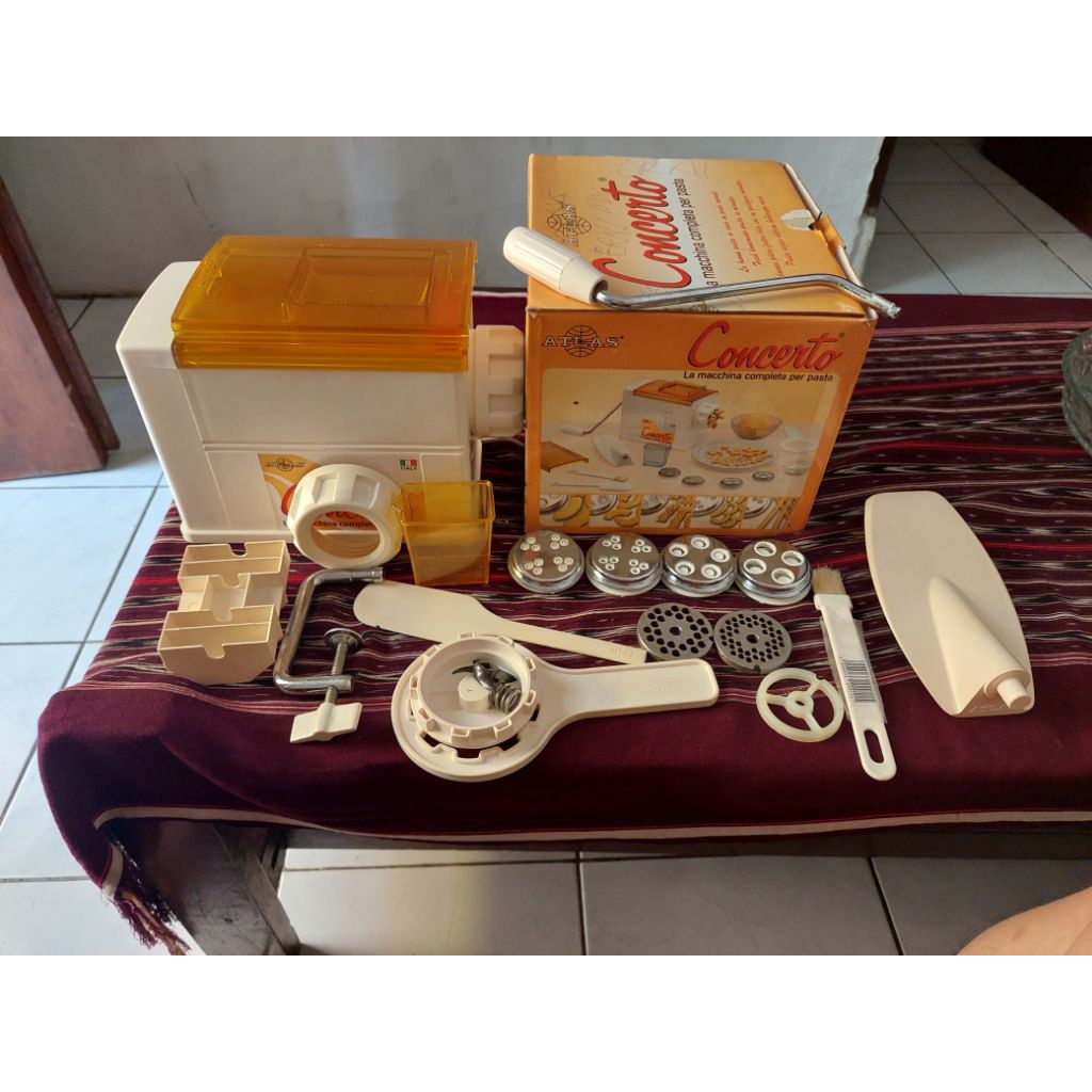 Atlas Concerto Pasta Maker Buat Cetak Pasta Aduk Adonan