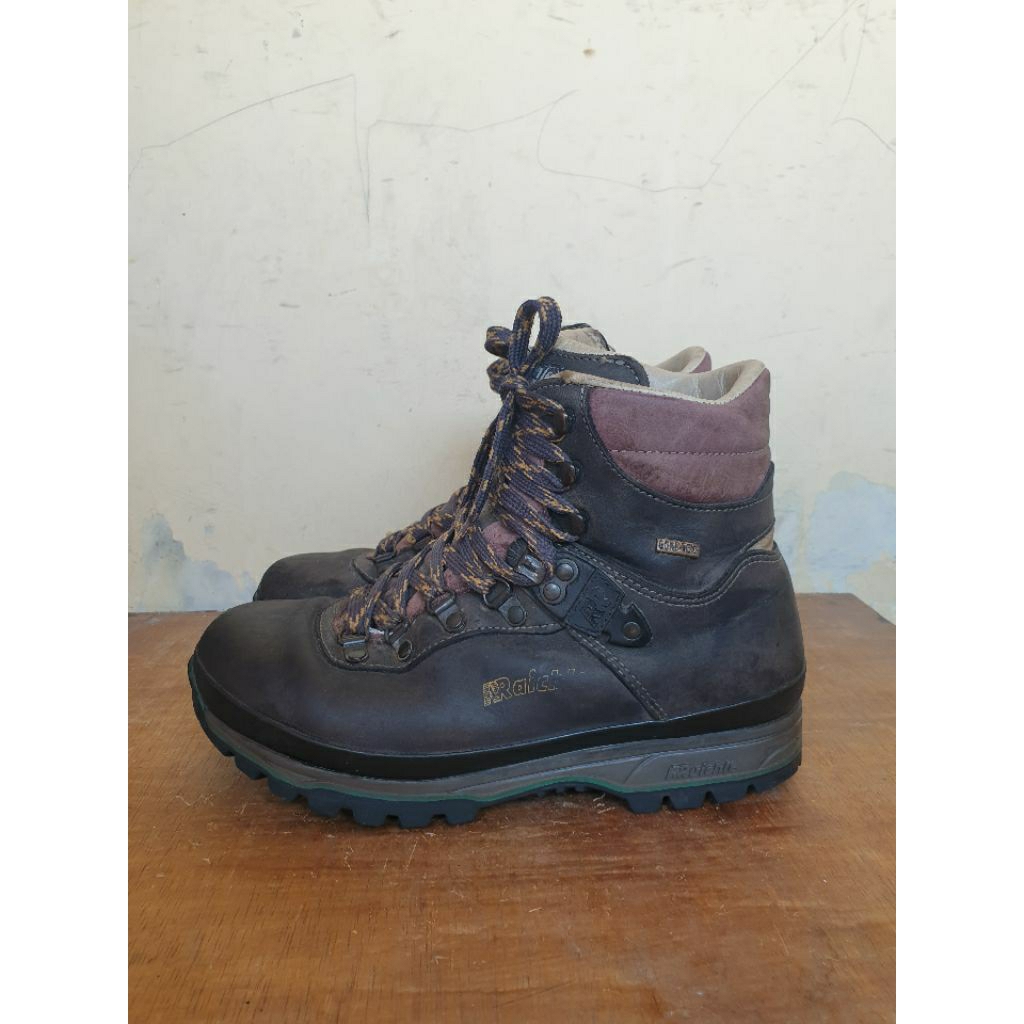 Sepatu Boots Raichle Swiss Outdoor Mountain Boot Goretex Hiking Trekking Vintage