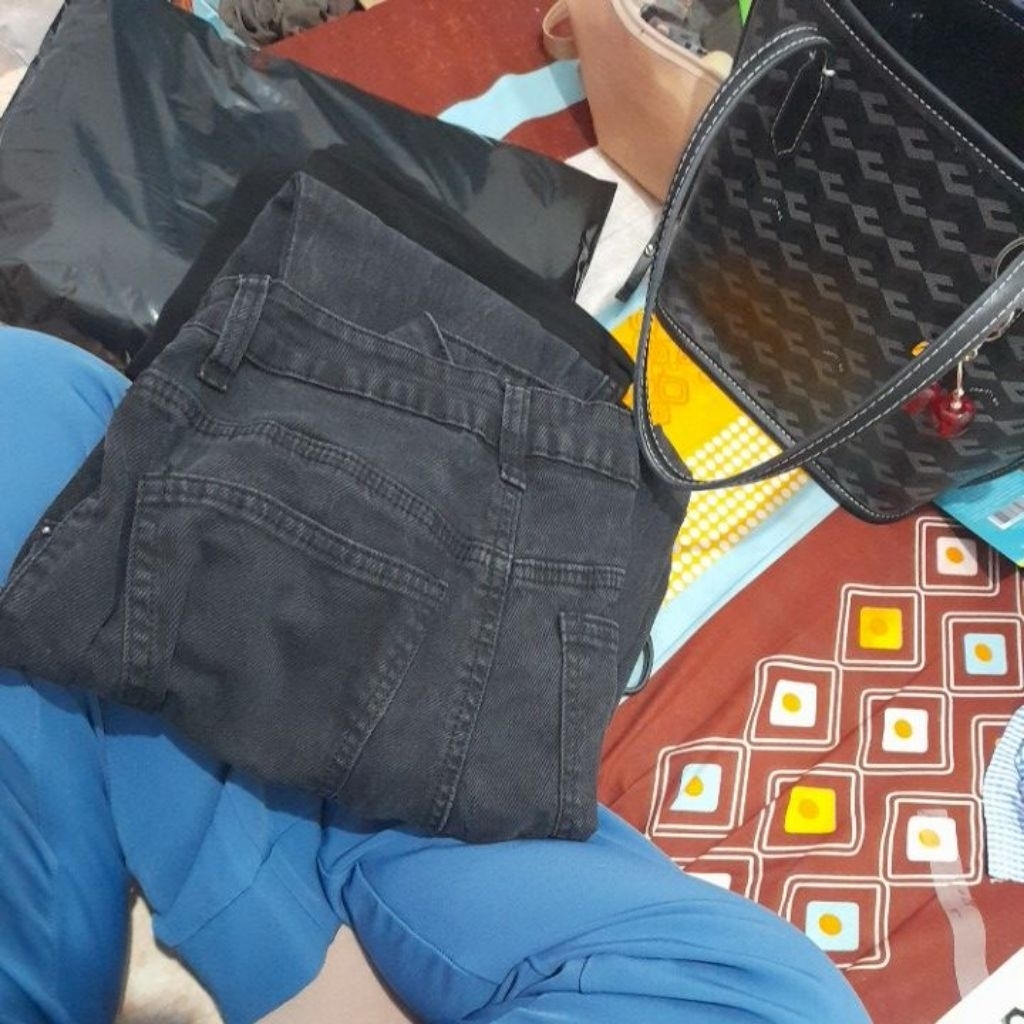 preloved celana hitam