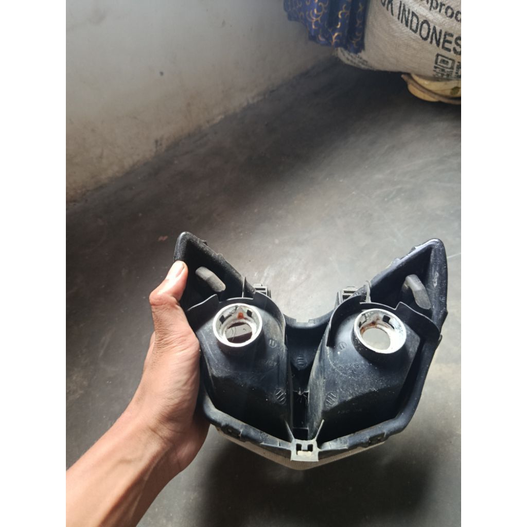 batok supra x 125 batman original copotan minus kaca bahan Billed