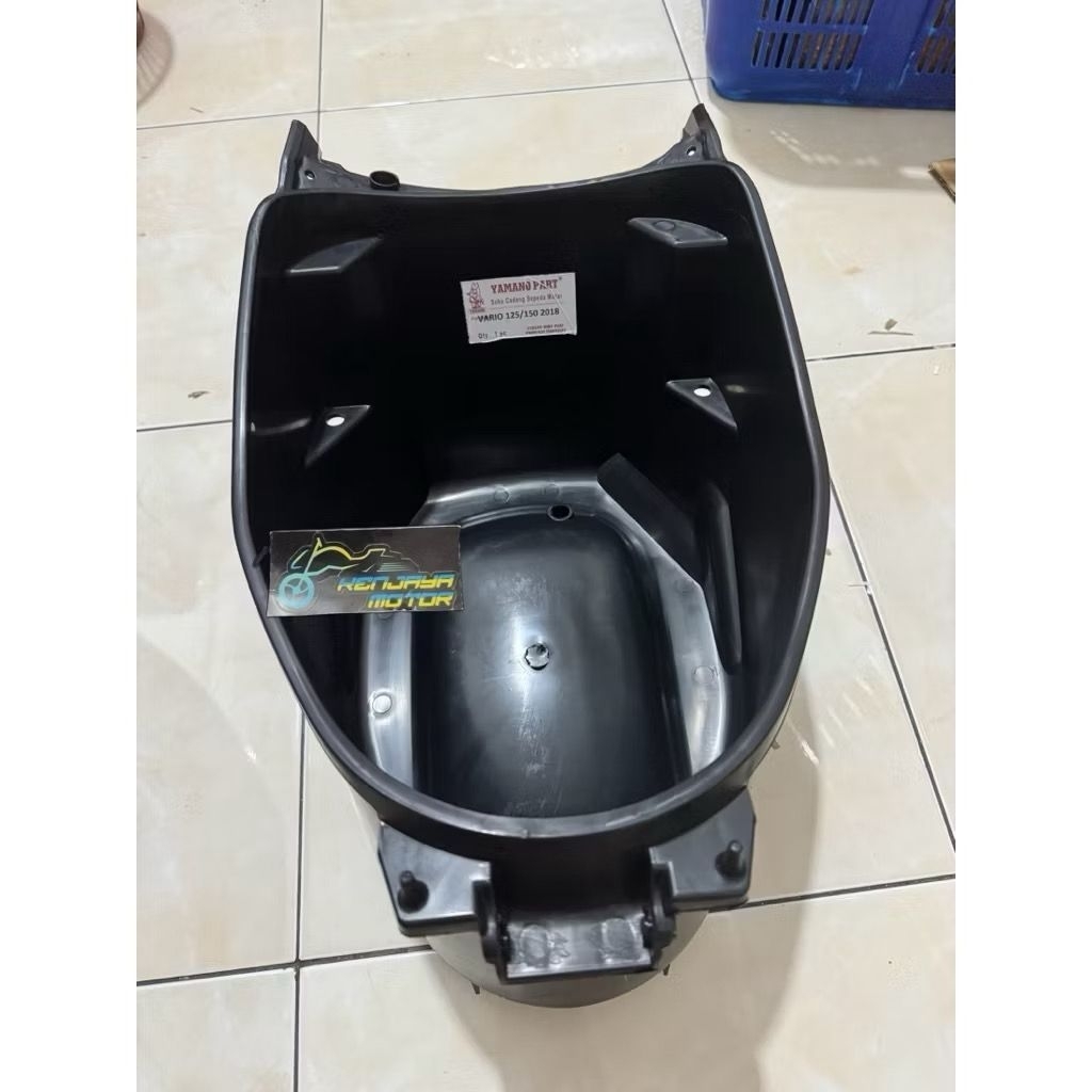 BOX BAGASI HELM VARIO 125 150 2015-2017 TEBAL