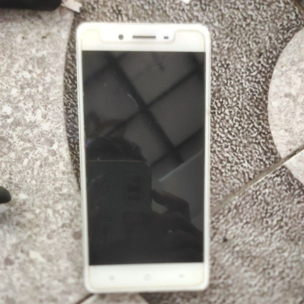 lcd Oppo a37f ori copotan normal tesdet