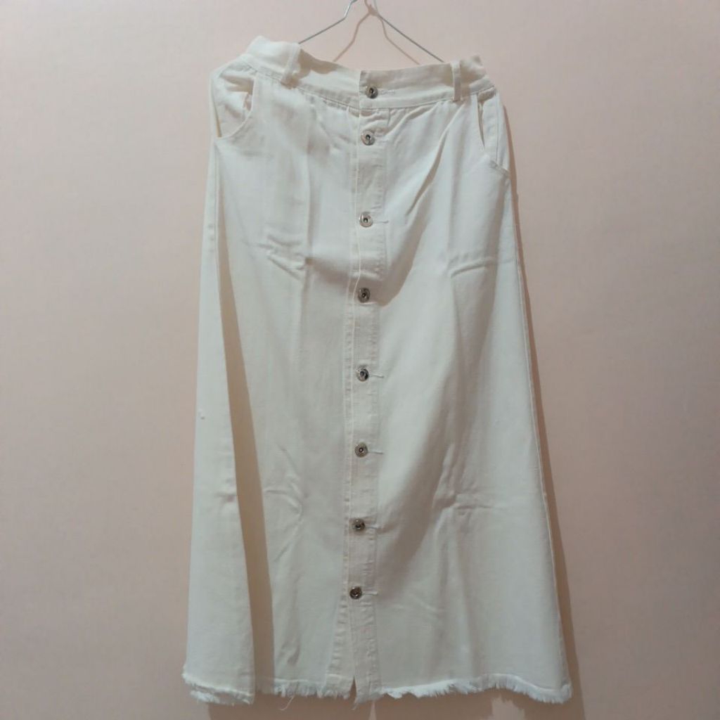 [PRELOVED] ROK PUTIH JEANS