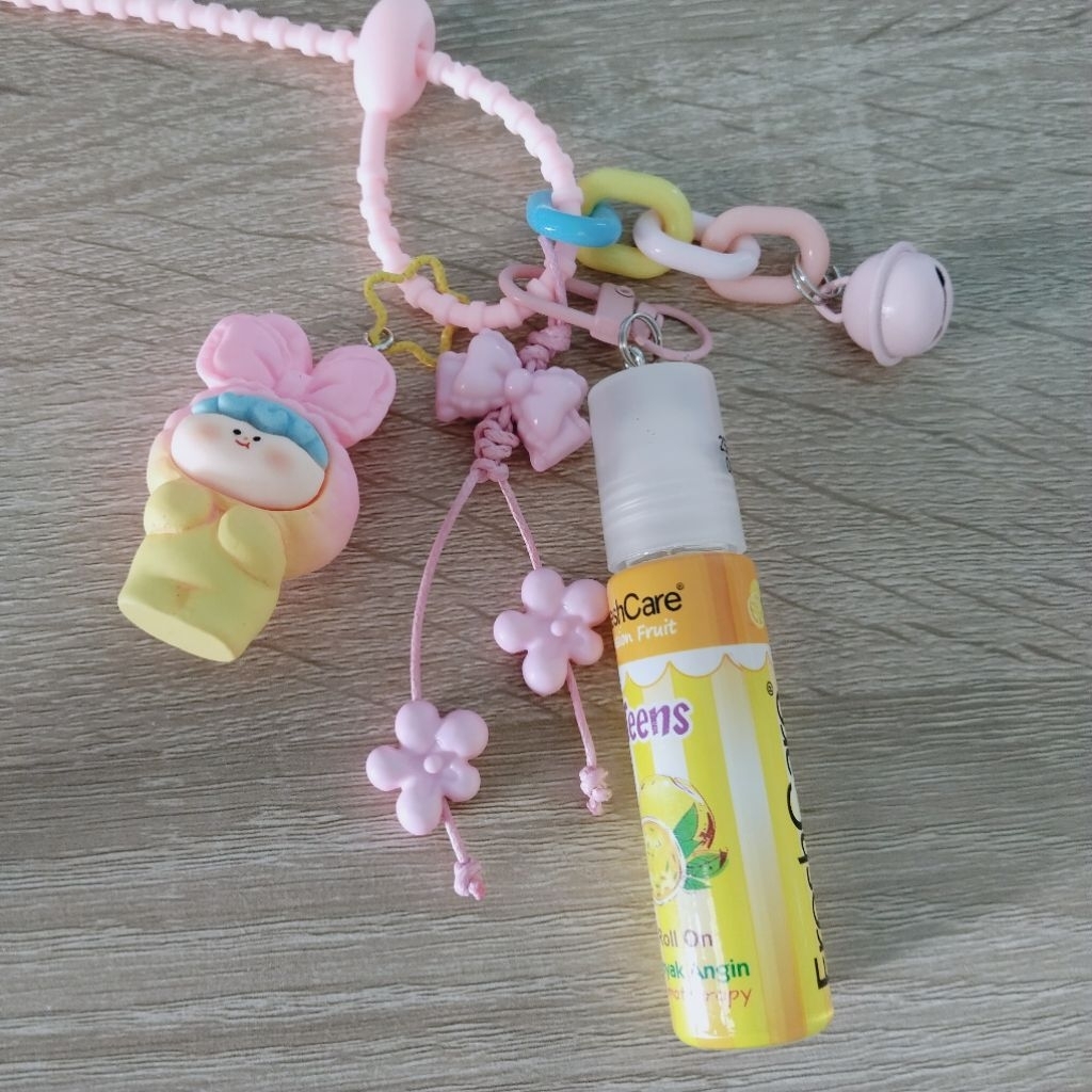 [COD] Bag Charm / Gantungan Tas + Minyak Angin Freshcare Teens