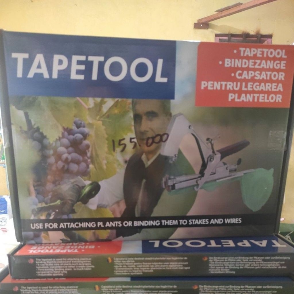 TAPETOOL alat pengikat batang tomat