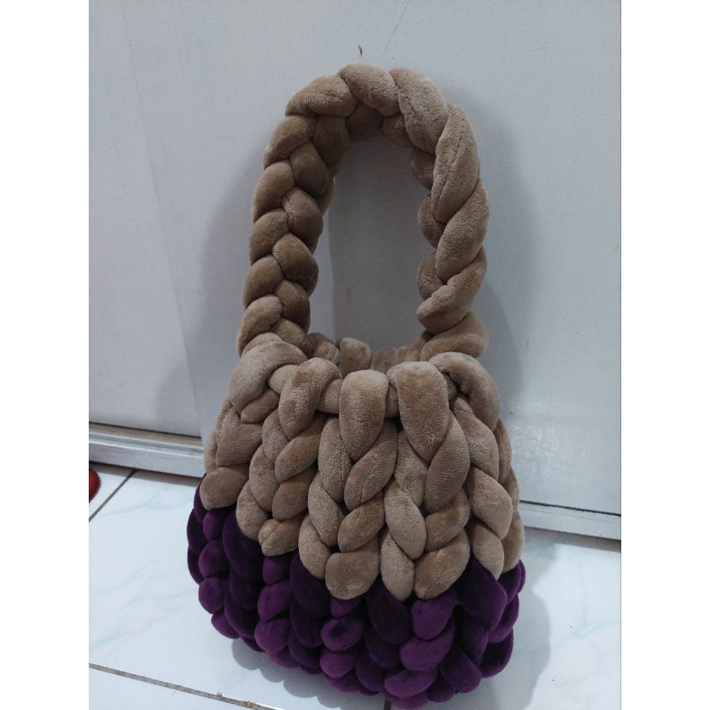 Tas Rajut Chunky Yarn Velvet (thrift/preloved)