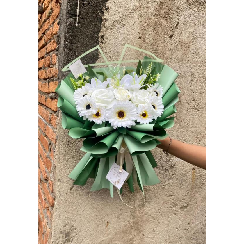White Blossom Artificial Bouquet / Bouquet Bunga Palsu