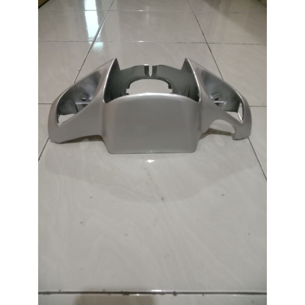 Batok depan yamaha fiz R warna silver. cover batok depan Yamaha Fiz R