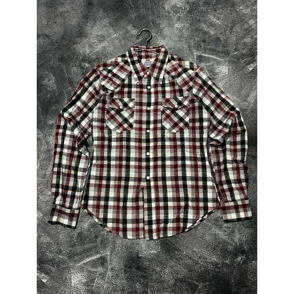 Levis Kemeja Kancing Batu