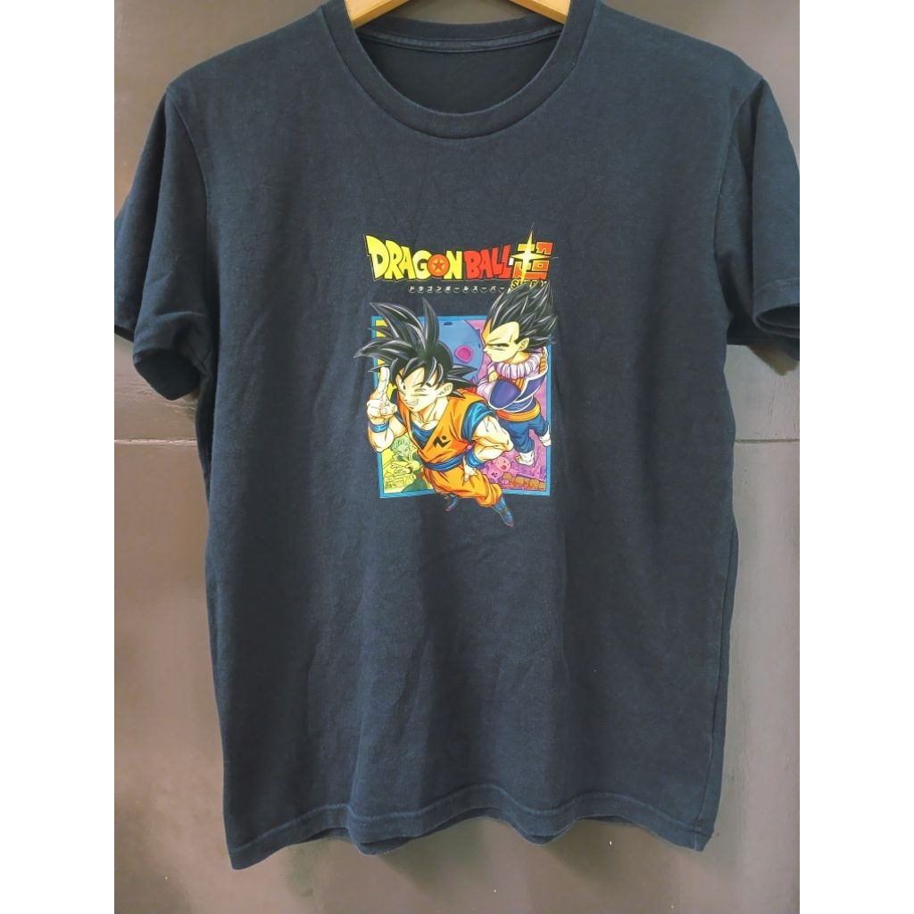 kaos navy adem Dragon Ball UNIQLO