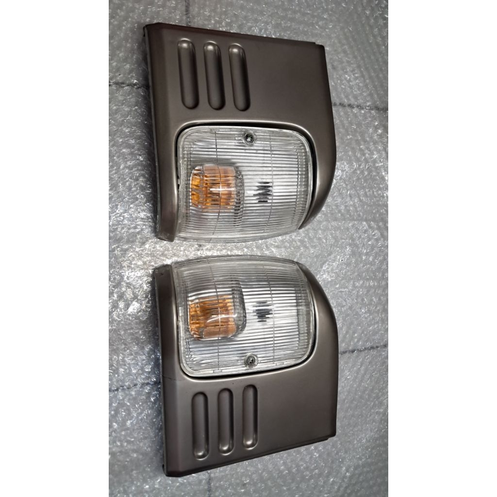 Lampu Sein Reting Grill Daihatsu Zebra Jumbo S89P Satu Set