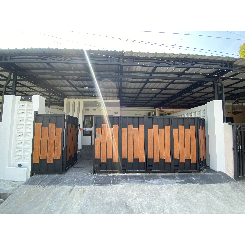 Pagar Rumah Model Lipat Tikung Woodplank kombinasi Plat Polos