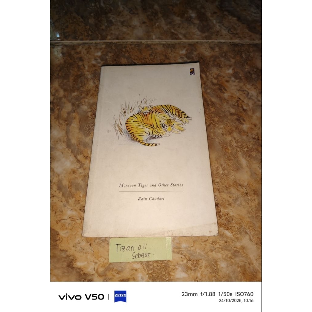 Buku Monsoon tiger and other stories by Rain Chudori