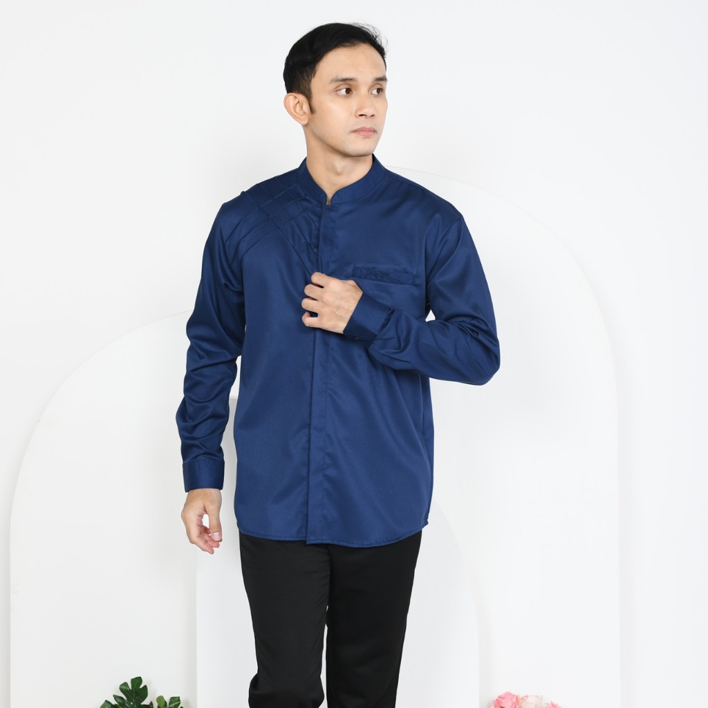 Kemeja Koko Muslim Marvel Pria Dewasa Warna Putih Motif Garis Garis Warna Biru Navy