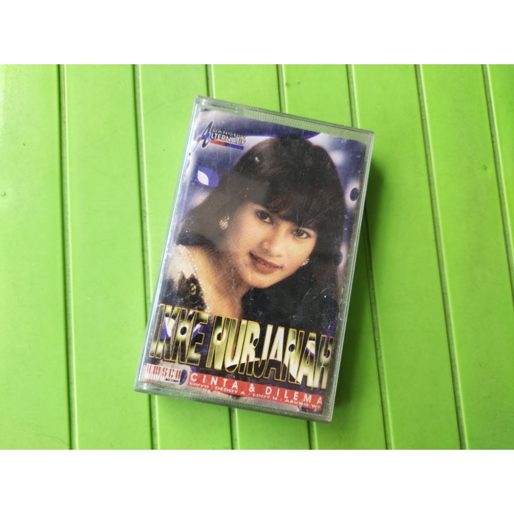 Kaset pita ikke Nurjanah Cinta dan dilema