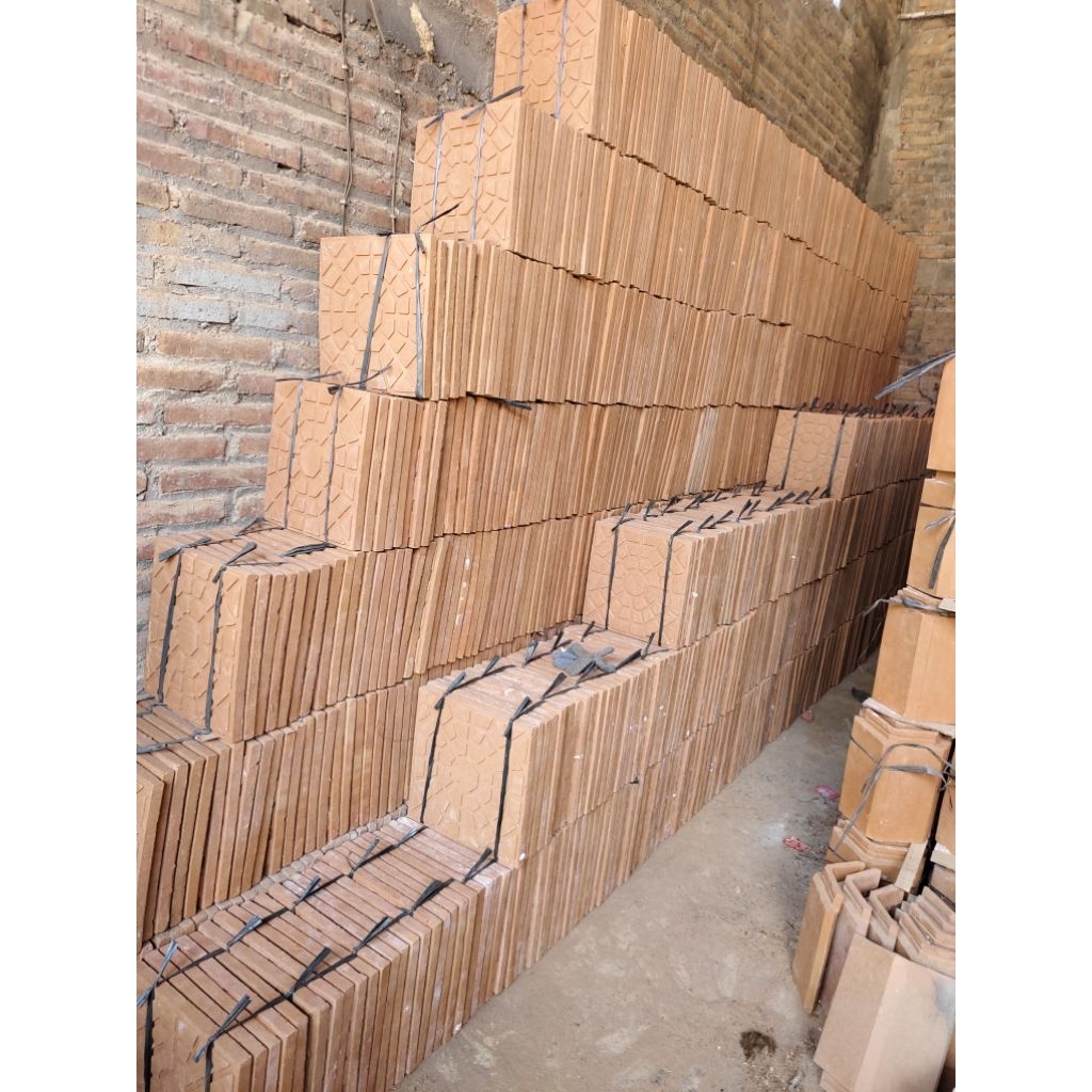 tegel lantai terakota