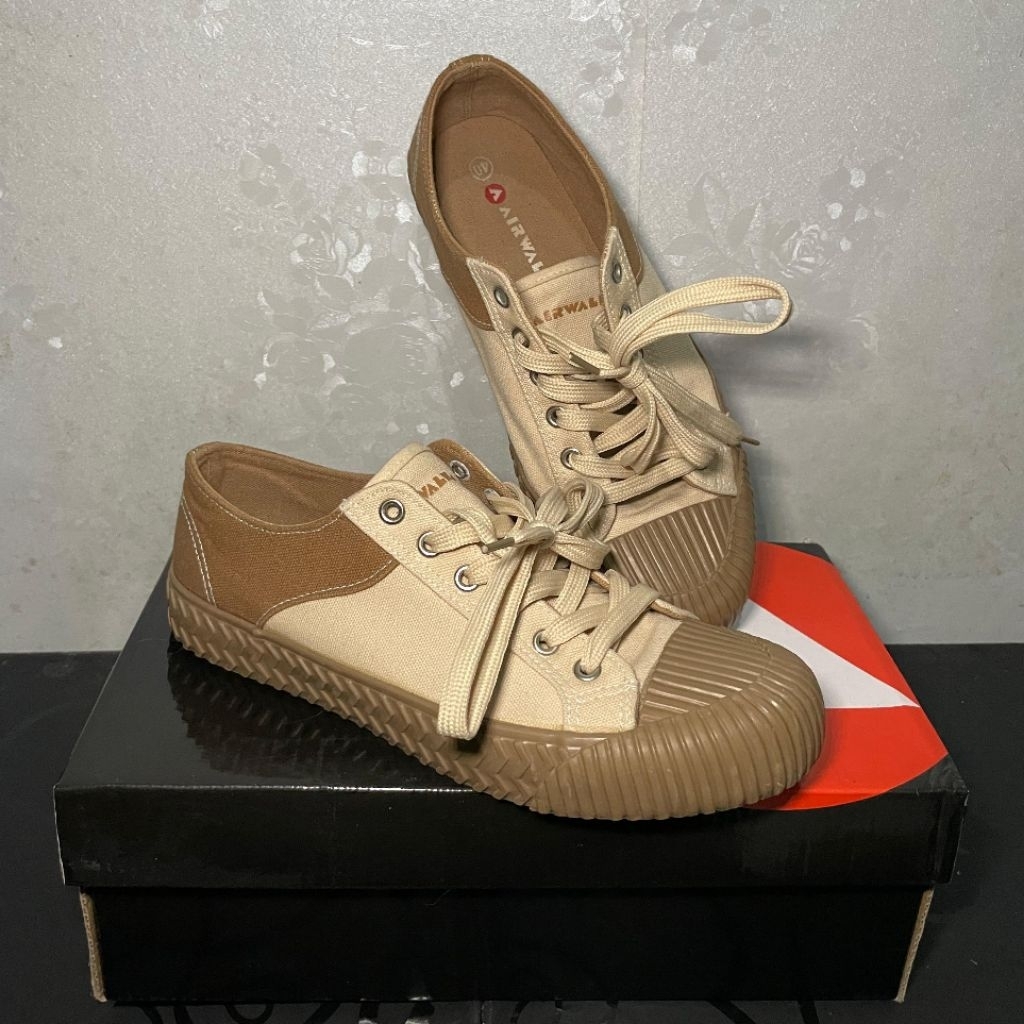 [Preloved] Sepatu AIRWALK RUDY KREM