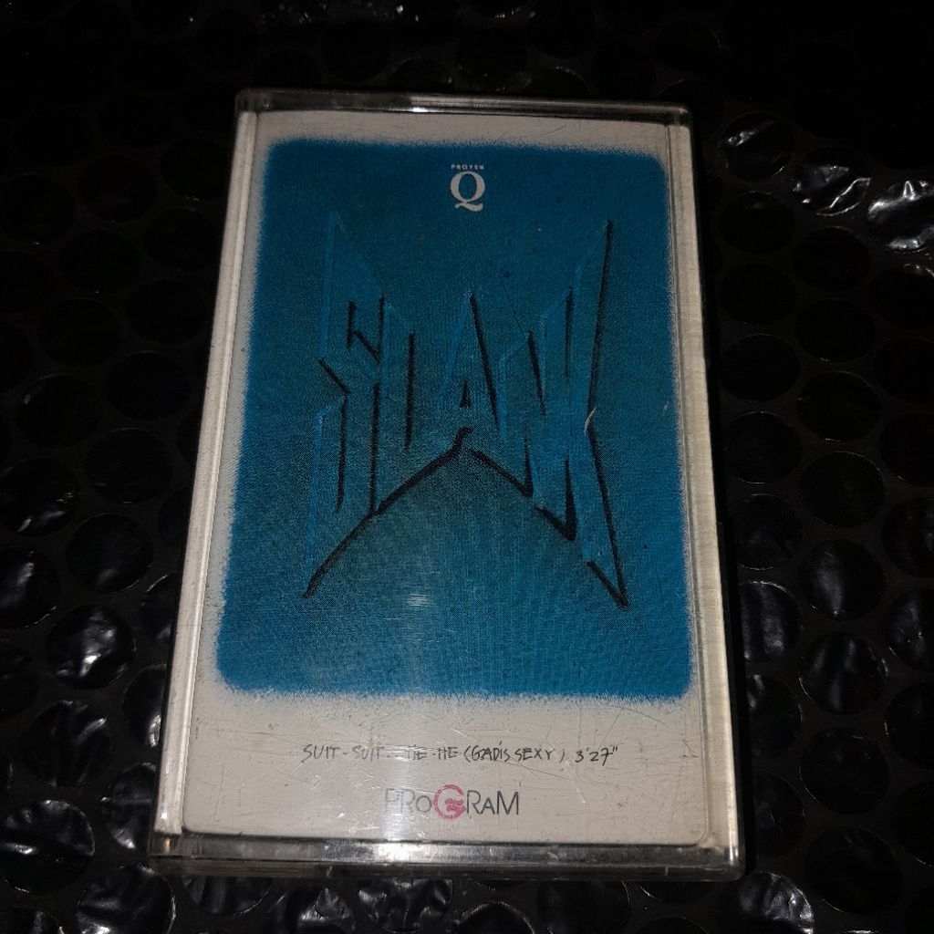 kaset pita slank suit suit he he