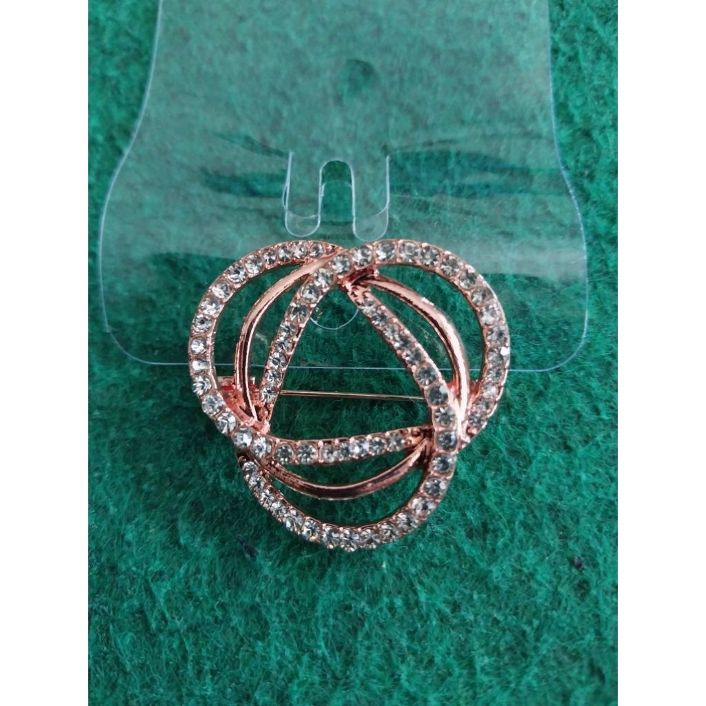 Bros Madam Emillie Pin Baju Fashion Korea