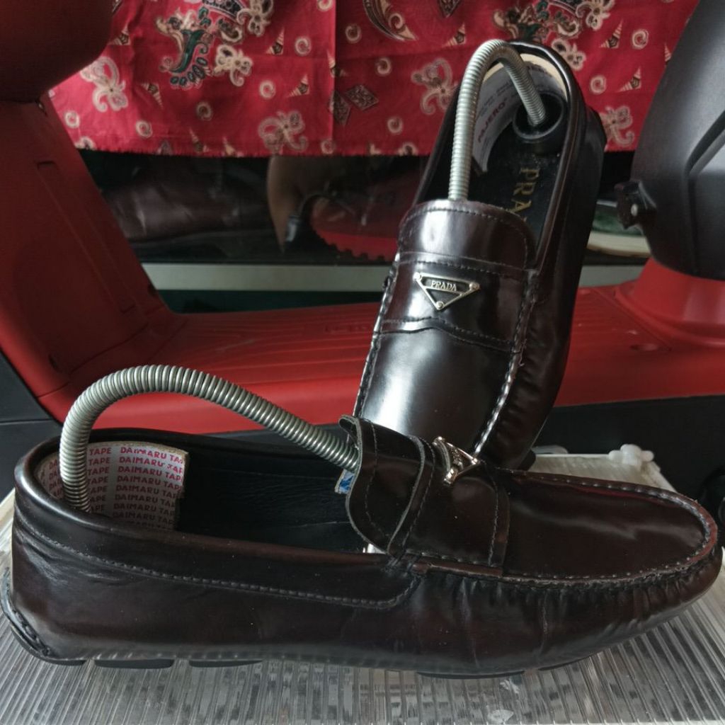 sepatu slip0n Prada size 7/41 original