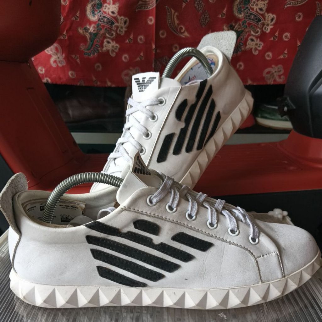 sepatu emporio Armani size 42