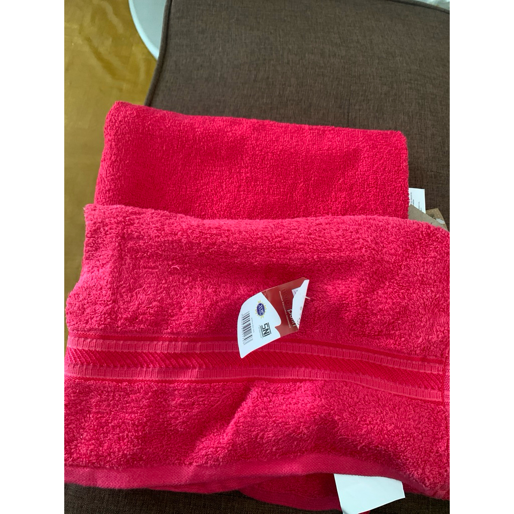 Handuk merah putih 60 x 120 cm