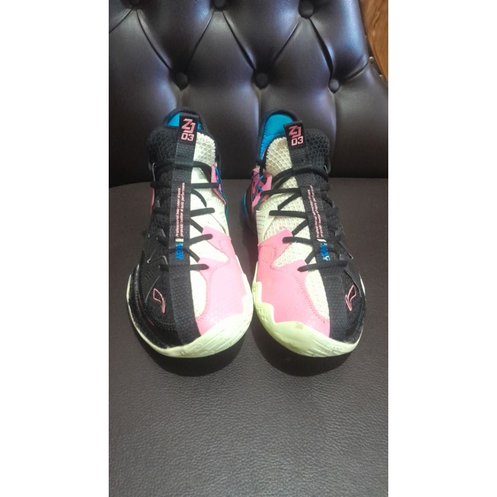 Lining Halberd III badminton