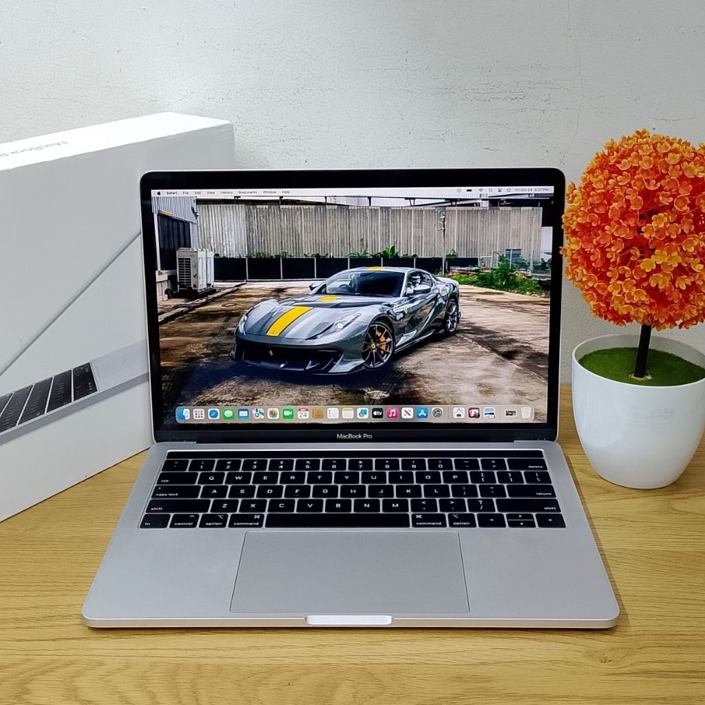 MacBook Pro 2019, Two Thunderbolt Memory 8GB | Storage 128GB Cct Battery  Rendah Body Mulus