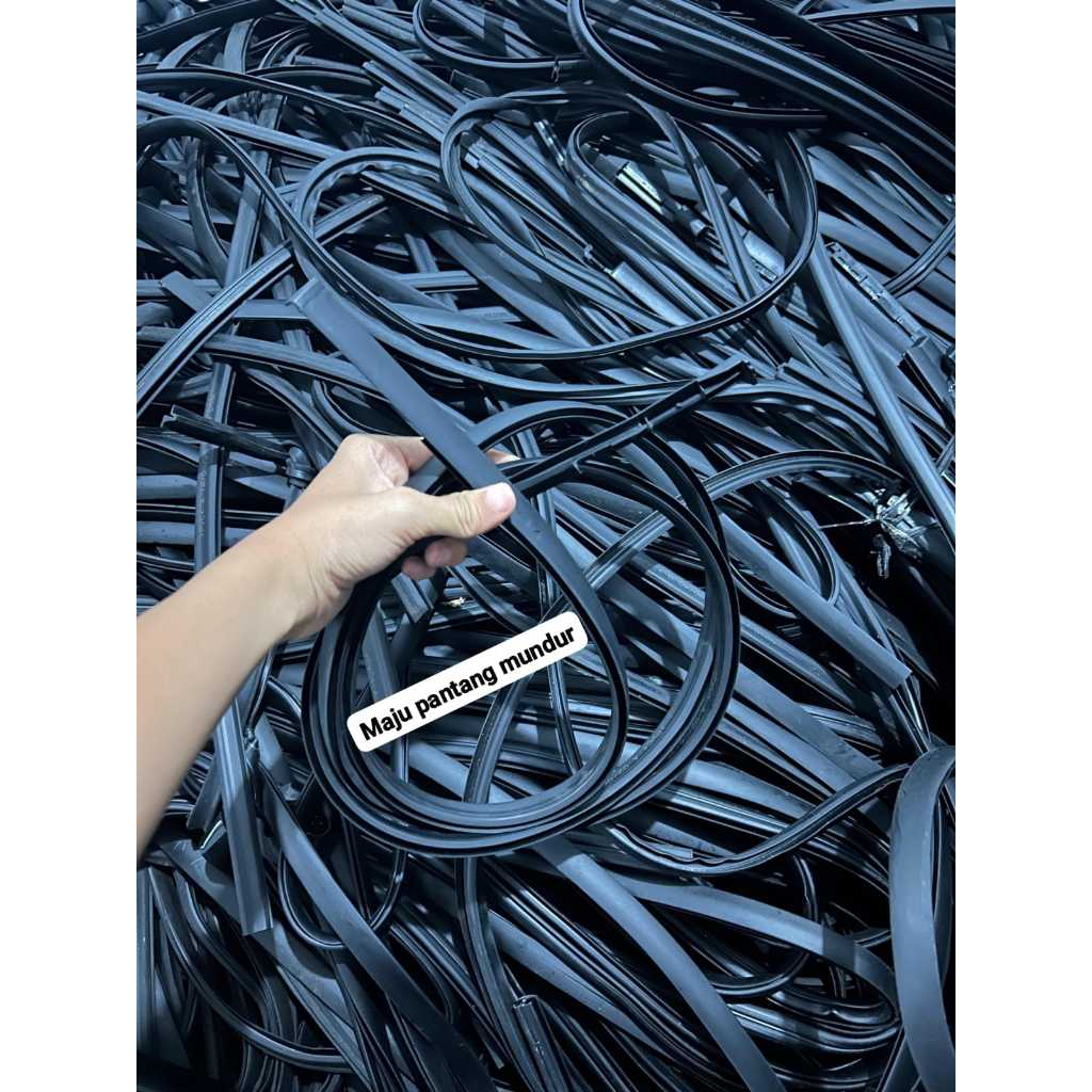 Driip side/list moulding roof/karet list atap mobil ayla